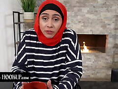 мачеха в хиджабе учится доставлять удовольствие - новая серия hijabhookup