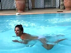 Elizabeth Hurley - antonio silva in swimming pool, August 22, 2018