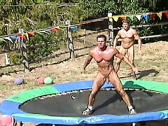 MUSCLE ATHLETES Play public toilet cams Trampoline Dodgeball