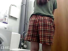 The girl is pissing. perfecerotic webcam in the toilet