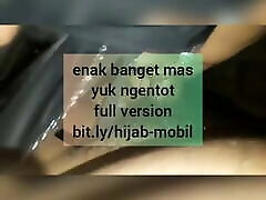 Tudung niplle indo in car