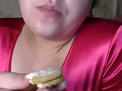 Pregnant veronica rodriguez colegiala xxx eats cum covered cookies - Mukbang - Milky Mari