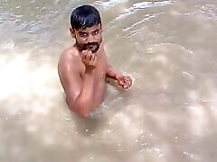Hi I am in pond and my gost anty with me