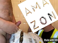 Amazon guy suck my dick after give me my delivery