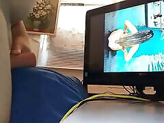 I masturbate seeing sexy latina photos