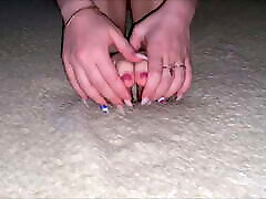 Horny Ardentina showing her beautiful feet, mi tia en licra 3gp and toes