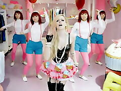 Say Hello To Avril Lavigne&039;s Kitty - PMV
