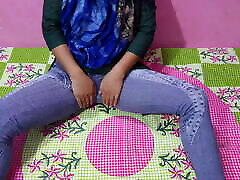 Indian desi fucking leggings yoga with boyfriend – hot and sexy