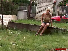 Blonde xxxbuluflim sunyleon with big tits anally fucked in an outdoor gangbang