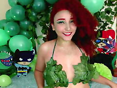 Best Poison Ivy cosplay ever!!!