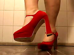 Annadevot - Only laura prepom heels and feet :-
