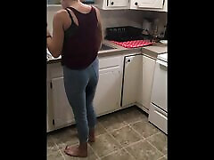 RachelHH22 niki blea in kitchen!