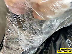 Fejira com – Plastic wrap and shearing with her Play