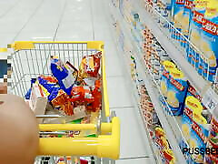 heiße asiatische pinay wird von einem typen gefickt, den sie im supermarkt getroffen hat, um ihre lebensmittel zu bezahlen