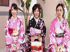 tre adolescenti giapponesi prendono in giro con i loro splendidi corpi