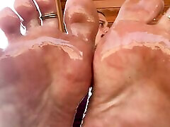 Oily soles