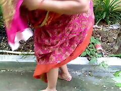 Big Boobs Bhabhi Flashing Hug faint ballbust In Garden On Public Demand