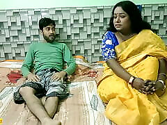 Desi lonely bhabhi has romantic hard momi vidio with college boy! Cheating wife