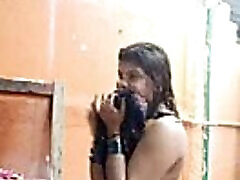 भारतीय लड़की स्नान वीडियो