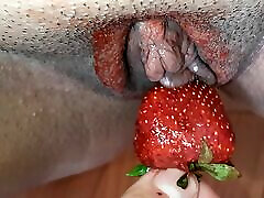 Three Girlfriends bad wap first time hidi From Strawberries - Lesbian-candys