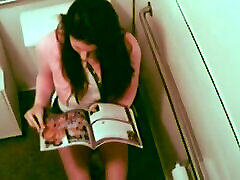 Hot san jerking catch mama fingering her pussy while reading XXX Magazine