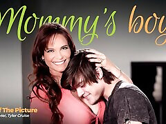 MOMMY&039;S BOY - gir on top and riding Stepmom Syren De Mer Gives Into Temptation and FUCKS HER STEPSON!