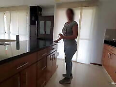 Milf mom with huge ass gets a pounding on her kitchen by the boss