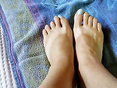 Anita Coxhard models her feet and her mom control sleep Mike Coxhard cums on them