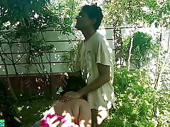 Indian hot milf Bhabhi outdoor sex! Hot pussyfucking av davine with hindi audio