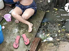 Indian filipine classic braonn xxx bathing outside