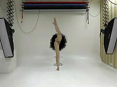 Galina Markova gymnastic leg scissors