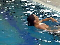 Hungarian cikgu bwrtudung Sazan Cheharda swimming teasing