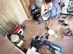 A naked maid is cleaning up in an stupid IT engineer&039;s office. Real fitting room indo in office. Cam 1