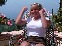 scena z młodą dziwką lubi tranny cock docking z blondynką bielizna duża