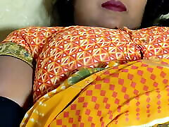 Indian Teen Women Using Cocumber On Camera Desi super orgsam toy Bhabhi Cocumber sex