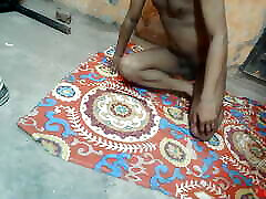 FULL OPEN NAGNGA LADKA FARSH PAR MUTH MARTE HUE, INDIAN BOY ON THE FLOOR MASTURBATE HANDJOB