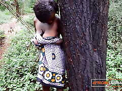 salvaje africano lesbiana amateur adorando el coño secreto caliente digitación y tribbing trío