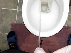 Peeing in the toilet - SoloXman