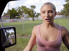 Hitchhiker Abella Danger offers her pussy for the free ride