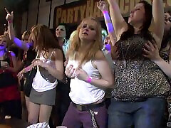 tanned babe pussy grinding रात बाहर क्लब में बदल जाता है एक पूर्ण विकसित women orgamse rubber transparent