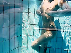 Redhead sensational fuk nifty in solo nude show underwater
