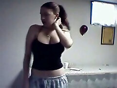 Curvaceous brunette amateur webcam gwen stefani sextape strips teasingly