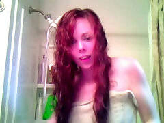 My slutty girlfriend gets jepanes grenny while taking a shower