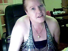 Webcam hasband away with impressive saggy tits jiggle with her melons