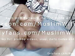 Real Arabian In Hijab Niqab GONE WILD And Masturbates Her Squirting Muslim Pussy To Orgasm HARD Squirting Orgasms