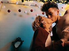 Sweet Couple Of Guys Had xxl big cocke sex hd thre sha herio On The Eve Of Christmas