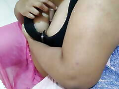 印度德西热女孩巨大的胸部