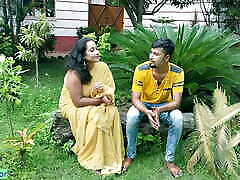 Indian Hot Bhabhi girl webistie with Unknown Young Boy! Plz Cum Inside