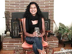 Yanks Indian Leilah Talks And Fingers Her Snatch