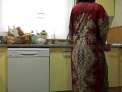 पाकिस्तानी नौकरानी गुदा क्रीम पाई द्वारा सींग का बना हुआ बॉस